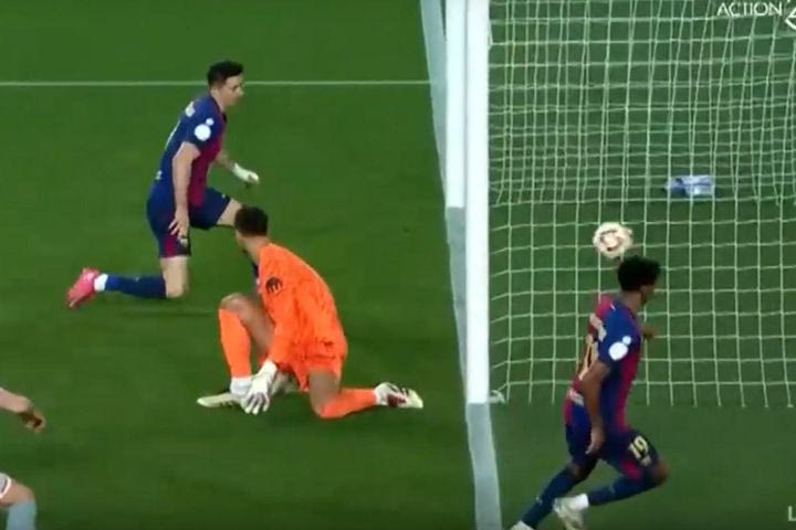 Ασίστ από Γιαμάλ και 4-2 από τον Λεβαντόβσκι
