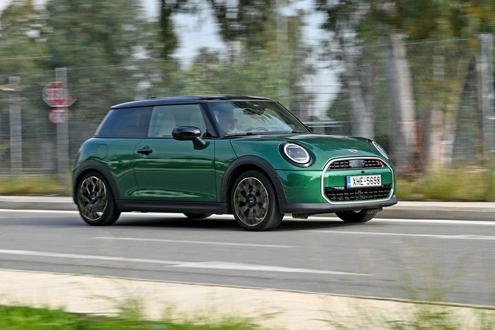 Οδηγούμε το δυναμικό Mini Cooper S με το δίλιτρο κινητήρα και τους 204 ίππους