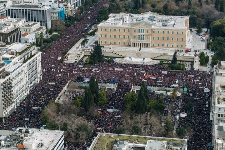 Η Ελλάδα στους δρόμους για τα Τέμπη: Ηχηρό μήνυμα για δικαιοσύνη, εικόνες από τις μεγαλειώδεις συγκεντρώσεις