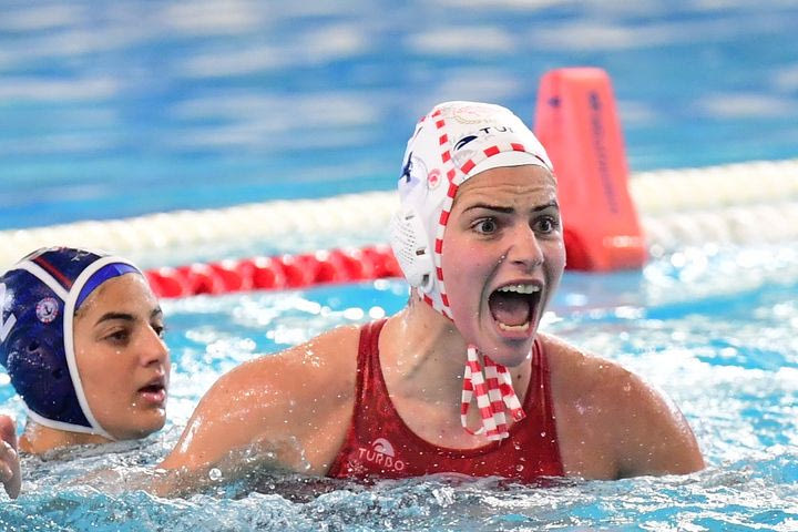 Ολυμπιακός – Βουλιαγμένη 12-10: Οι ερυθρόλευκες πήραν τη ματσάρα στον Βόλο και κατέκτησαν το Κύπελλο πόλο γυναικών