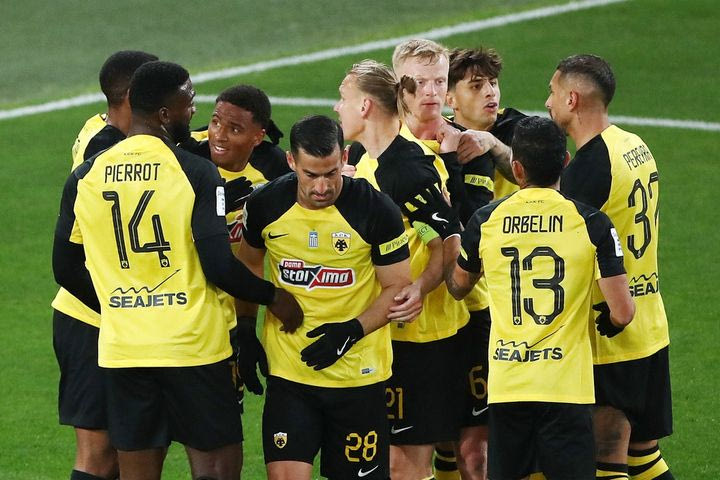 Stoiximan Super League: Η βαθμολογία μετά την ευρεία νίκη της ΑΕΚ επί του Πανσερραϊκού