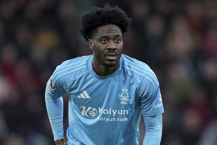 Νότιγχαμ: Ο Ολα Aϊνά αποκάλυψε ότι φλερτάρει με τη σύντροφο άλλου ποδοσφαιριστή