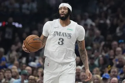 Οι Μάβερικς αντάλλαξαν τον Άντονι Ντέιβις μαζί με τρεις ακόμη παίκτες: Αυτά πήραν στο Ντάλας