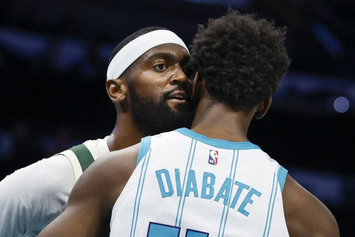 Χόρνετς – Μπακς 102-112: Ο Πόρτις “ντύθηκε” Αντετοκούνμπο στο πρώτο ματς του Μιλγουόκι χωρίς τον Μίντλετον