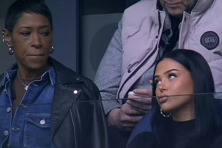 Η αλήθεια πίσω από το viral βλέμμα της μητέρας του Τζουντ Μπέλιγχαμ, στη σύντροφό του