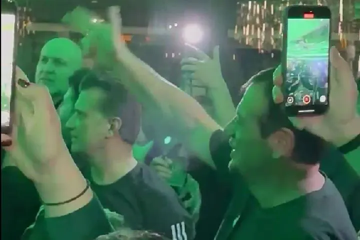 Ο Αταμάν πανηγύρισε την κατάκτηση του Κυπέλλου τραγουδώντας τον ύμνο του Παναθηναϊκού