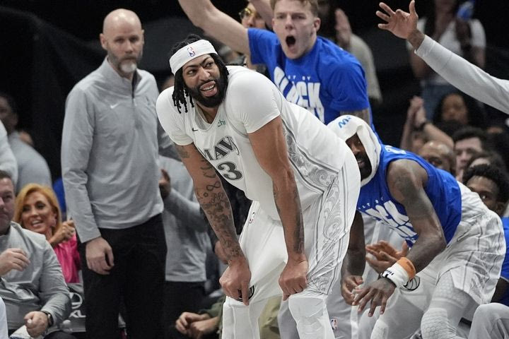 NBA: Οι Μάβερικς λύγισαν τους Ρόκετς, ανησυχία για τον Άντονι Ντέιβις