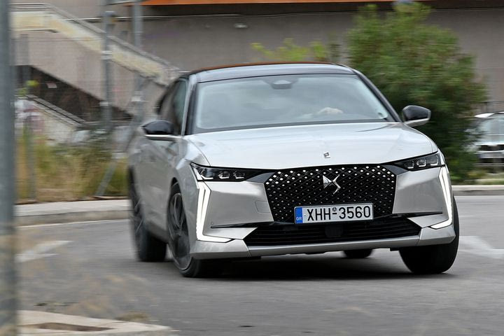 Δοκιμή του “διαφορετικού” DS 4 στην υβριδική έκδοση των 136 ίππων, που κινείται και αμιγώς ηλεκτρικά