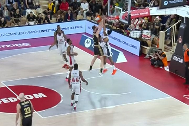 EuroLeague: Ιπτάμενος Παπαγιάννης, έκανε πόστερ τον Μονέκε με alley oop κάρφωμα και βρέθηκε στο Νο2 του Top-10 της 25ης αγωνιστικής