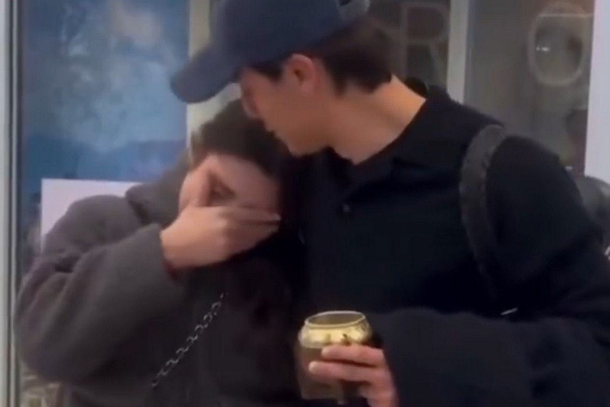 O Πάουλο Ντιμπάλα με μία θαυμάστριά του