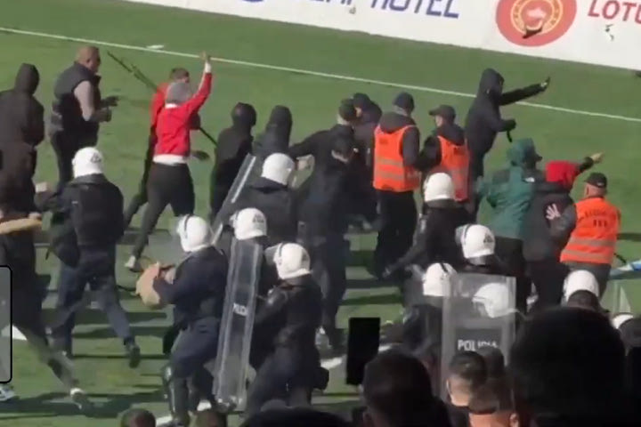 Αλβανία: Ένταση και επεισόδια μεταξύ οπαδών στο παιχνίδι της Παρτιζάνι με τα Τίρανα