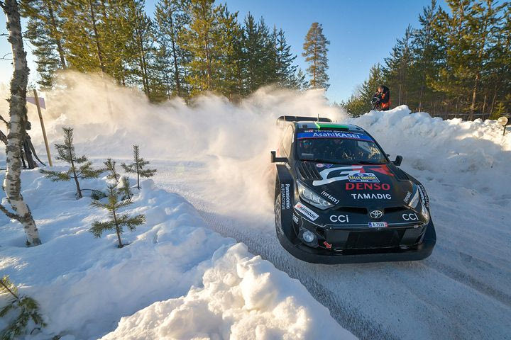 Τριπλή μάχη κορυφής με τον Έβανς επικεφαλής στο συγκλονιστικό Ράλι Σουηδίας