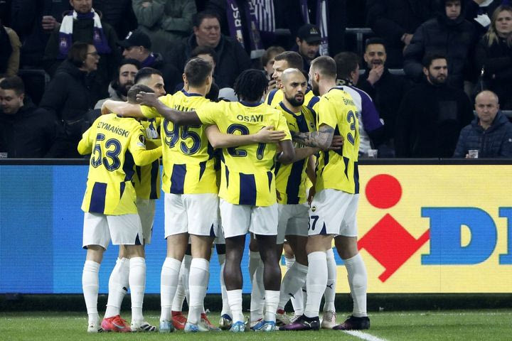 Άντερλεχτ – Φενέρμπαχτσε 2-2: Η ομάδα του Μουρίνιο έκανε τη δουλειά στο επεισοδιακό ματς του Βελγίου και είναι πιθανή αντίπαλος του Ολυμπιακού
