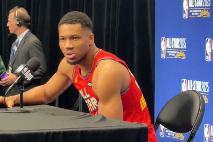 NBA, Γιάννης Αντετοκούνμπο για την πρόκλησή του στον Μοράντ για το Dunk Contest: “Τα παιδιά μου το έγραψαν, χάκαραν το κινητό μου”