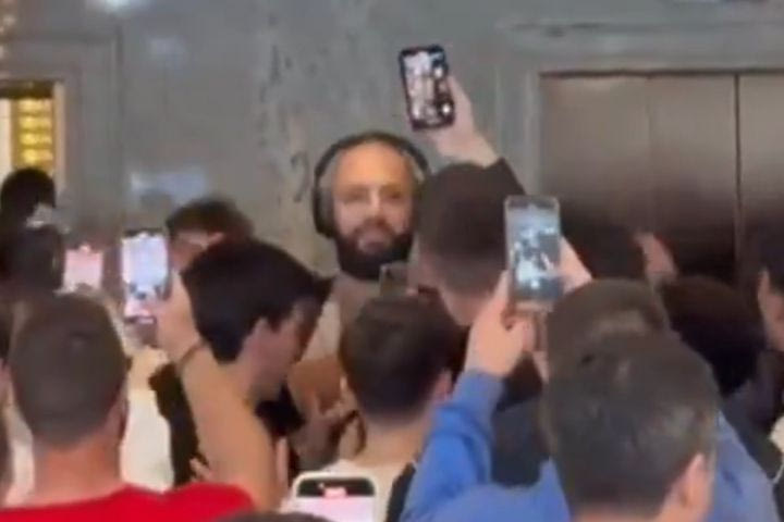Ολυμπιακός: Κόσμος αποθέωσε την ερυθρόλευκη αποστολή στην Πάτρα