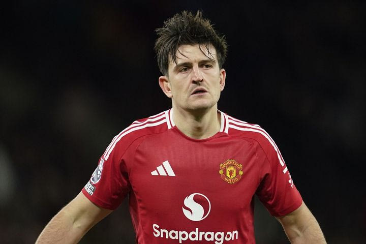 Μάντσεστερ Γιουνάιτεντ – Λέστερ 2-1: Ο Μαγκουάιρ πλήγωσε την πρώην στις καθυστερήσεις, με ανατροπή στους 16 του Κυπέλλου Αγγλίας οι Κόκκινοι Διάβολοι