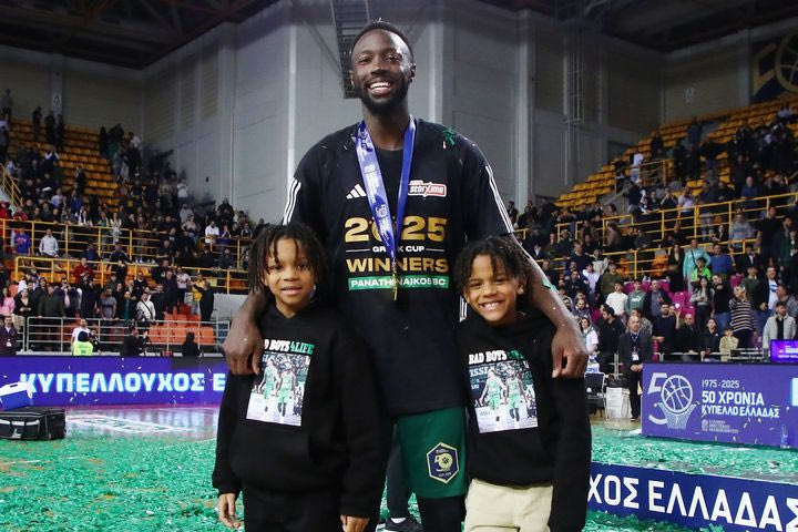 Τα παιδιά του Γκραντ τίμησαν τη φιλία του με τον Χουάντσο με μία ξεχωριστή μπλούζα