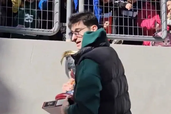 Παναθηναϊκός AKTOR: Ο Καλαϊτζάκης πήγε το Κύπελλο Ελλάδας στο δημοτικό σχολείο που φοίτησε