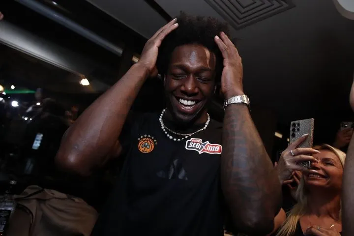 Παναθηναϊκός AKTOR: Τρέλα για Ναν υπό τους ήχους του “δεν θα πας πουθενά” στο γλέντι του “τριφυλλιού”