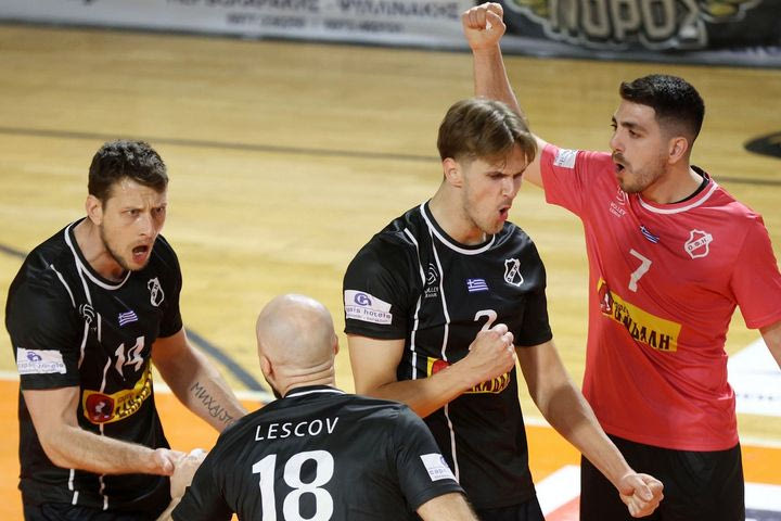 Volley League Ανδρών: Εξασφάλισε την παραμονή ο ΟΦΗ με τη νίκη επί του Μίλωνα, ελπίζει για τετράδα ο Φοίνικας Σύρου