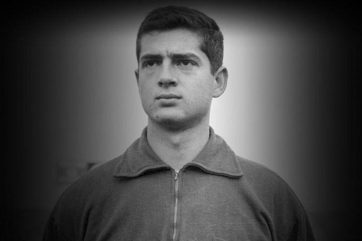 ΑΕΚ για Τάκη Οικονομόπουλο: “Ήταν μια από τις πιο αξιοσέβαστες μορφές του ποδοσφαίρου μας”
