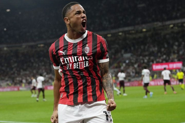 Λιντς, μεταγραφές: Απέκτησε από τη Μίλαν τον Όκαφορ έναντι 20 εκατομμυρίων