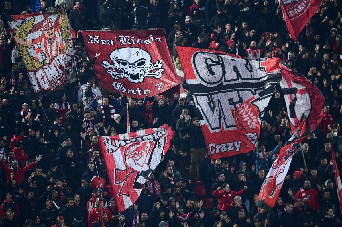 Οι οπαδοί του Ολυμπιακού στο ντέρμπι με τον ΠΑΟΚ