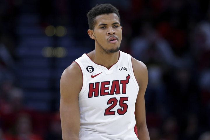 Ο Ορλάντο Ρόμπινσον πήρε Two-Way συμβόλαιο από τους Ράπτορς και συνεχίζει στο Τορόντο