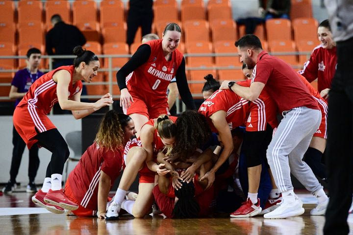 Παναθηναϊκός – Ολυμπιακός: Φινάλε θρίλερ και ερυθρόλευκος θρίαμβος με Λάμπερτ στον ημιτελικό