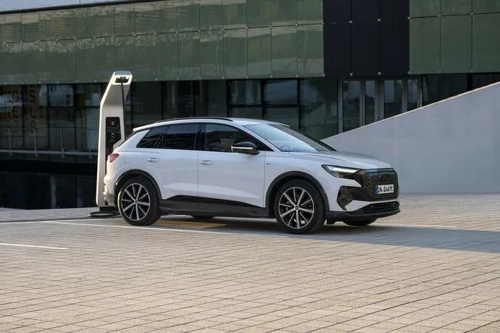 Η βασική έκδοση του premium SUV Audi Q4 e-tron με τους 204 ίππους, είναι η ιδανική “εισαγωγή” στην ηλεκτροκίνηση- Τιμή