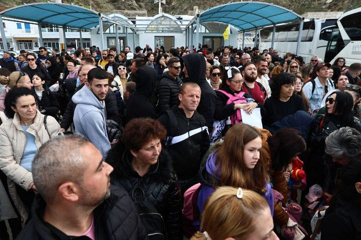 Σεισμοί στη Σαντορίνη: Ομάδα ανέβαλλε τις προπονήσεις της αφού οι παίκτες της εγκατέλειψαν το νησί