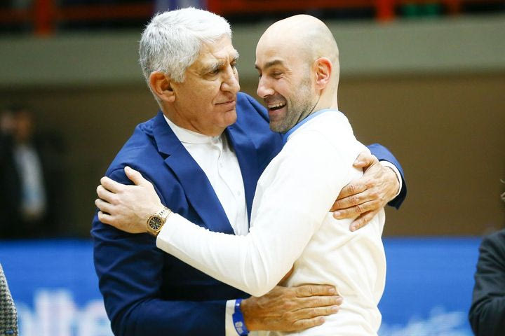 Σούζα μπροστά στους θρύλους της Εθνικής