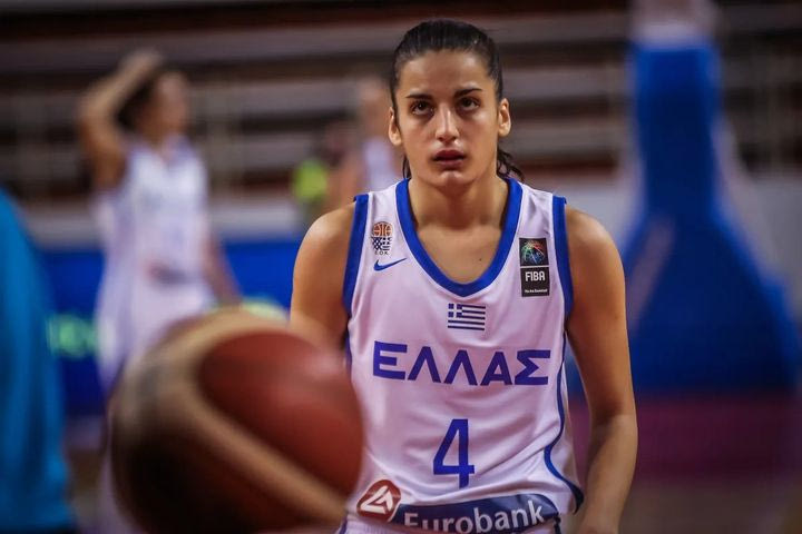 Η Άννα-Νίκη Σταμολάμπρου αποχώρησε με τραυματισμό στο γόνατο από τον αγώνα της Ελλάδας με την Τσεχία