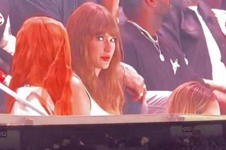 Η Τέιλορ Σουίφτ αποδοκιμάστηκε στο Super Bowl, η viral αντίδρασή της