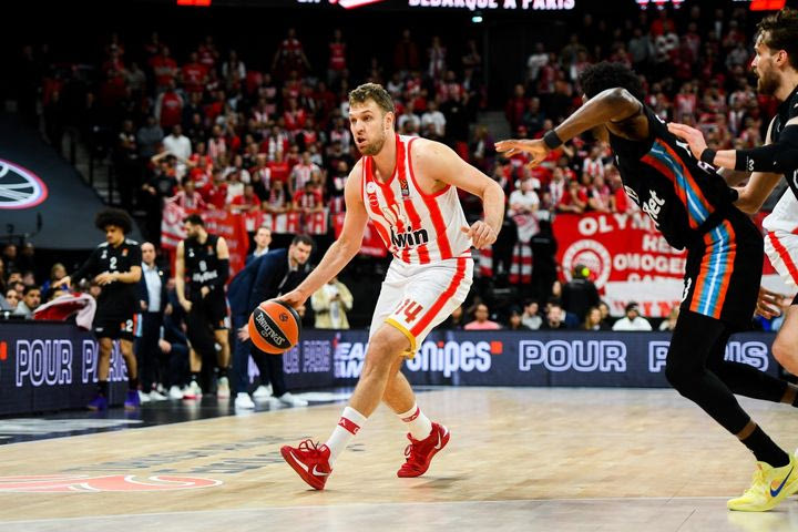 Βεζένκοβ: “Εγώ ένιωθα καλά στην πρώτη περίοδο, στο δεύτερο μέρος όλοι ένιωθαν καλά”