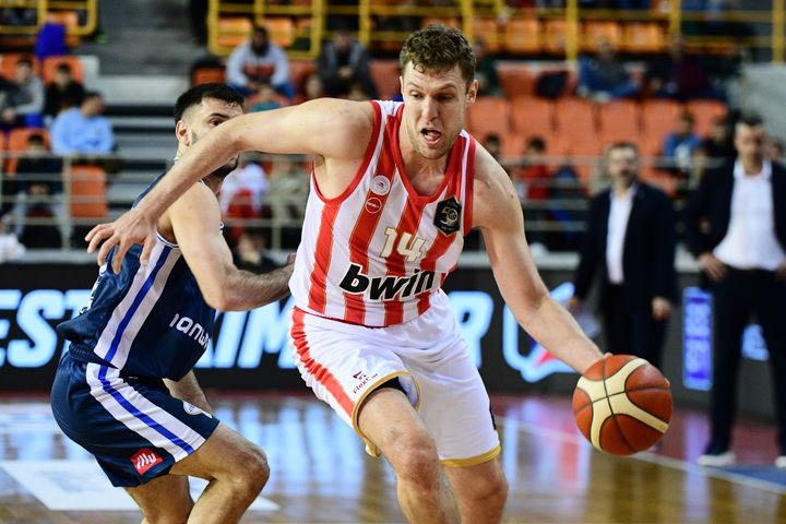 Βεζένκοβ: “Ο στόχος μας είναι το Κύπελλο, για να το κερδίσουμε πρέπει να παίξουμε στο 100%”