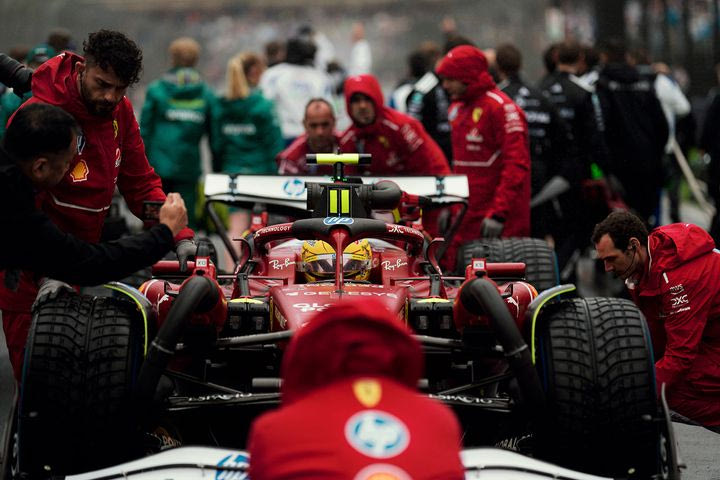 Τα “φαντάσματα” της στρατηγικής της Ferrari επέστρεψαν -Βασέρ: “Κάναμε λάθος επιλογή”