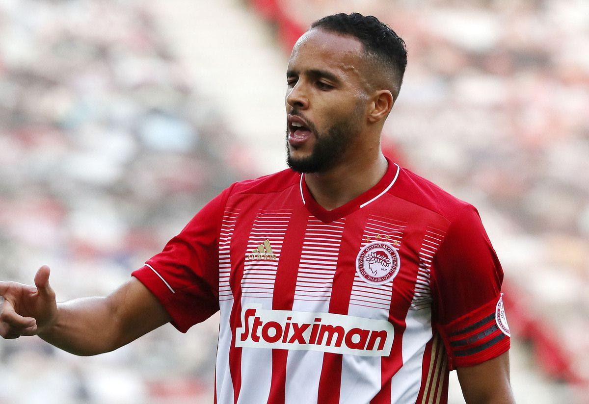 O Ελ Αραμπί με τη φανέλα του Ολυμπιακού