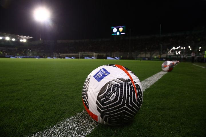 Η μπάλα της Stoiximan Super League