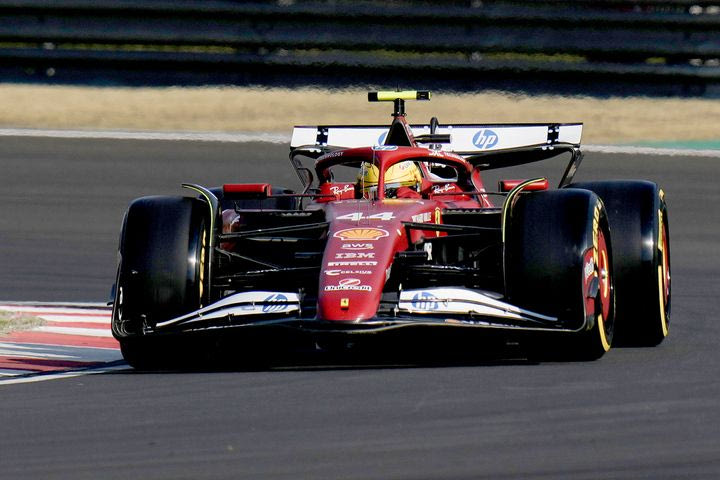 Κόλπο γκρόσο, o Λιούις Χάμιλτον στην πολ ποζίσιον για το Sprint της Κίνας