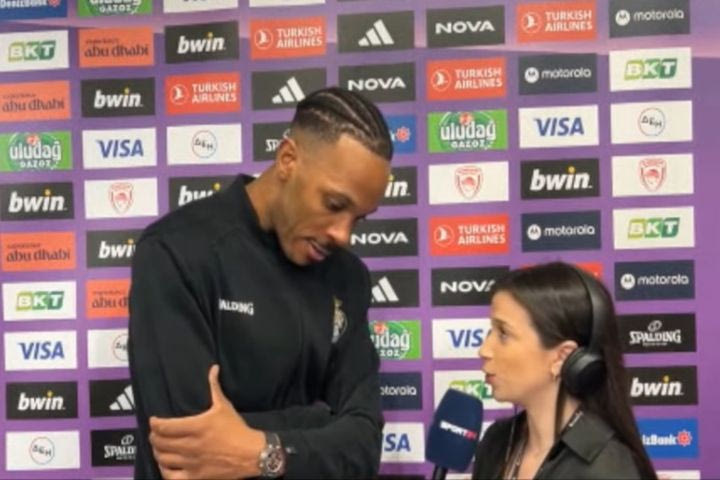 Ο Τζάρον Μπλοσομγκέιμ στο SPORT24: “Εμφανίζουμε στοιχεία από το χαρακτήρα του Σπανούλη μέσα στο γήπεδο”