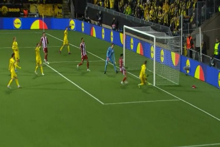 Το 3-0 της Μπόντο Γκλιμτ με τον Χεγκ από τη μικρή περιοχή στο 55′