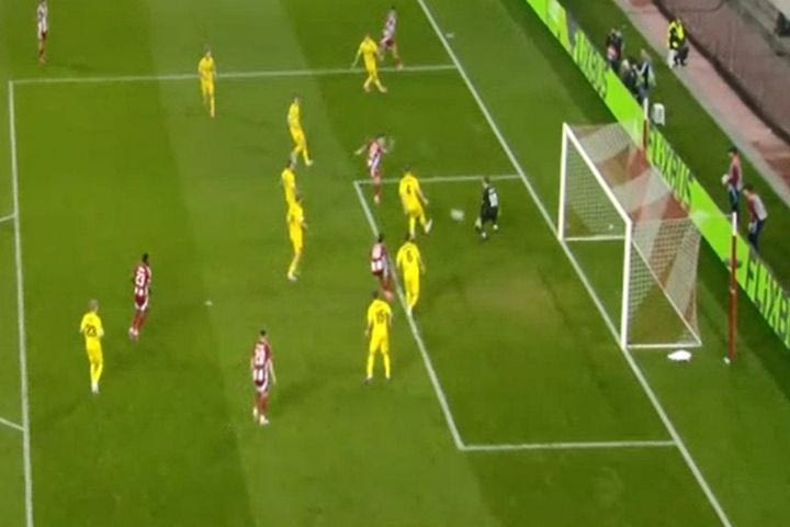 Το πλασέ του Τσικίνιο και η επέμβαση του τερματοφύλακα της Μπόντο Γκλιμτ σε δεύτερο χρόνο στο 20′