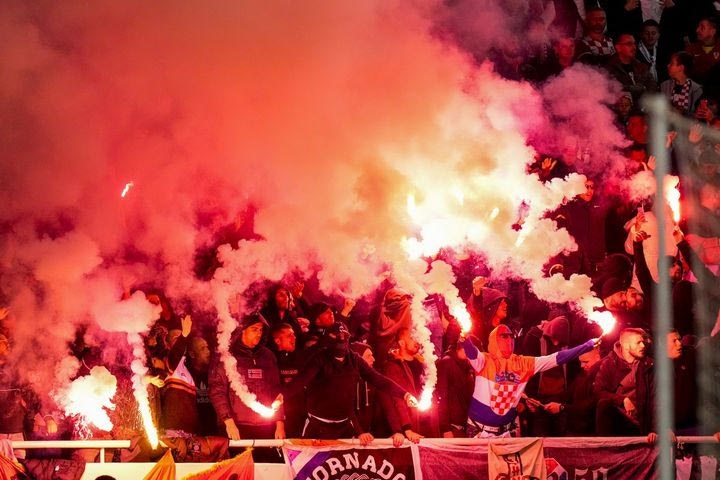 Συνελήφθησαν επτά Κροάτες οπαδοί για ναζιστικούς χαιρετισμούς στο ματς με τη Γαλλία