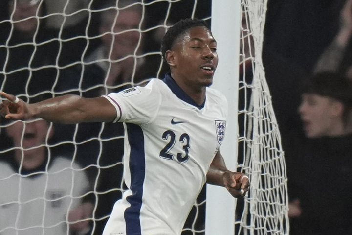 Έγραψε ιστορία ο Λιούις-Σκέλι: Ξεπέρασε τον Ράσφορντ και έγινε ο νεαρότερος παίκτης της Αγγλίας που σκοράρει σε ντεμπούτο