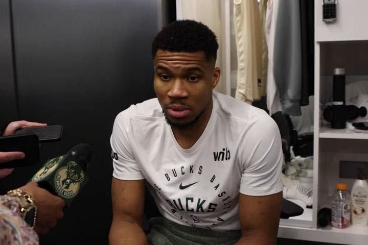 NBA, Γιάννης Αντετοκούνμπο: “Είμαι εντάξει με το να πάρει το τελευταίο σουτ ο Λίλαρντ, είναι ένας από τους καλύτερους closer, μπορώ να ζήσω με αυτό”