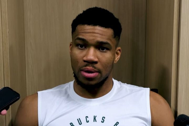 NBA, Γιάννης Αντετοκούνμπο για το νικητήριο τετράποντο του Χαλιμπάρτον: “Ίσως έπρεπε να κάνω ένα βήμα πίσω και να τον αφήσω απλώς να σουτάρει”
