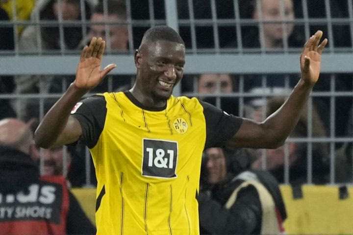 Bundesliga: Η Ντόρτμουντ υπέταξε τη Ζανκτ Πάουλι του Σάλιακα, πέρασε νικηφόρα η Βόλφσμπουργκ από τη Βρέμη, έπιασε τετράδα η Μάιντς