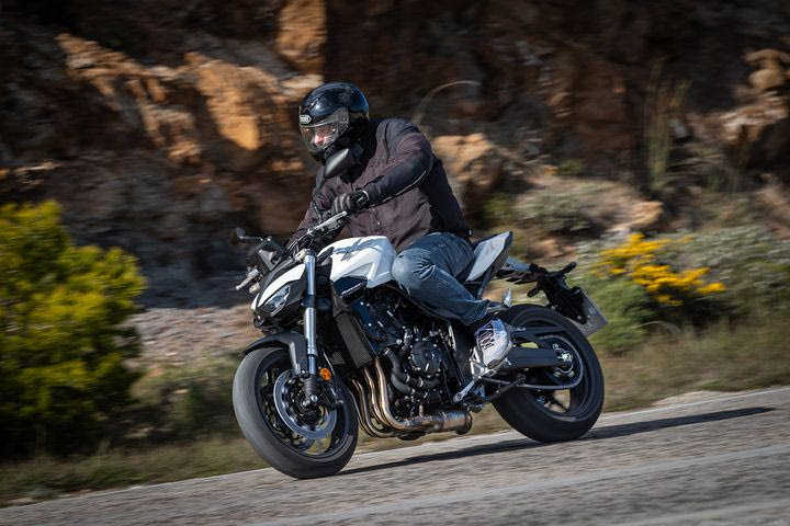 Οδηγήσαμε το ιαπωνικό streetfighter Honda CB 1000 Hornet -Η απρόσμενη τιμή του στην Ελλάδα