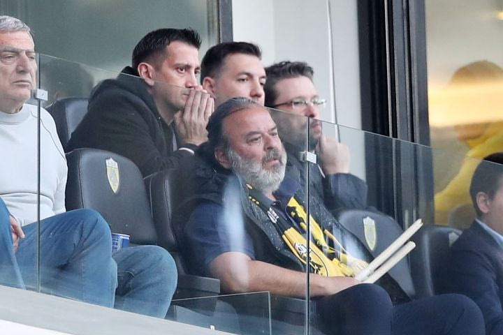 Ηλιόπουλος και παίκτες της ΑΕΚ τα άκουσαν και αποδοκιμάστηκαν άγρια έξω από τα VIP